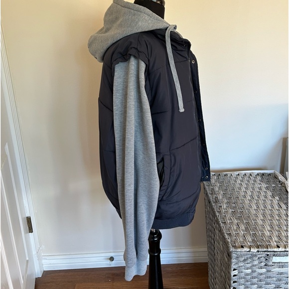 Urban Heritage Navy Puffer Jacket with Gray knit sleeve and hood , size M - Picture 3 of 10